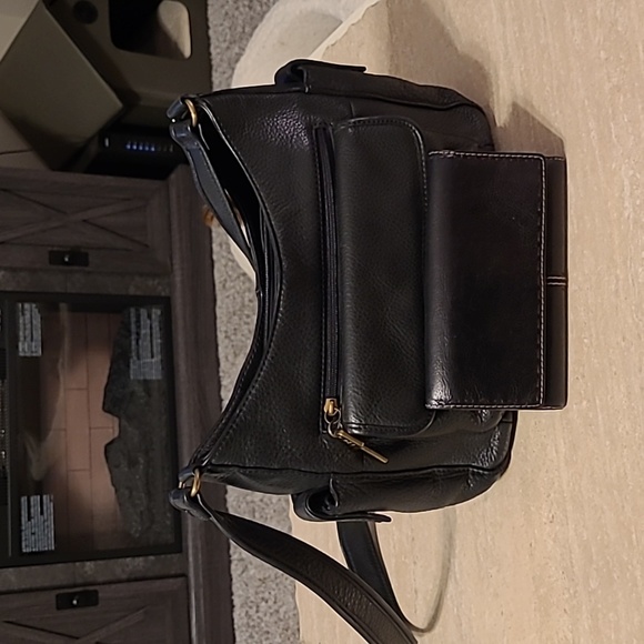 Fossil Handbags - Fossil Classic Vintage Leather Shoulder Bag & Wallet, Excellent condition